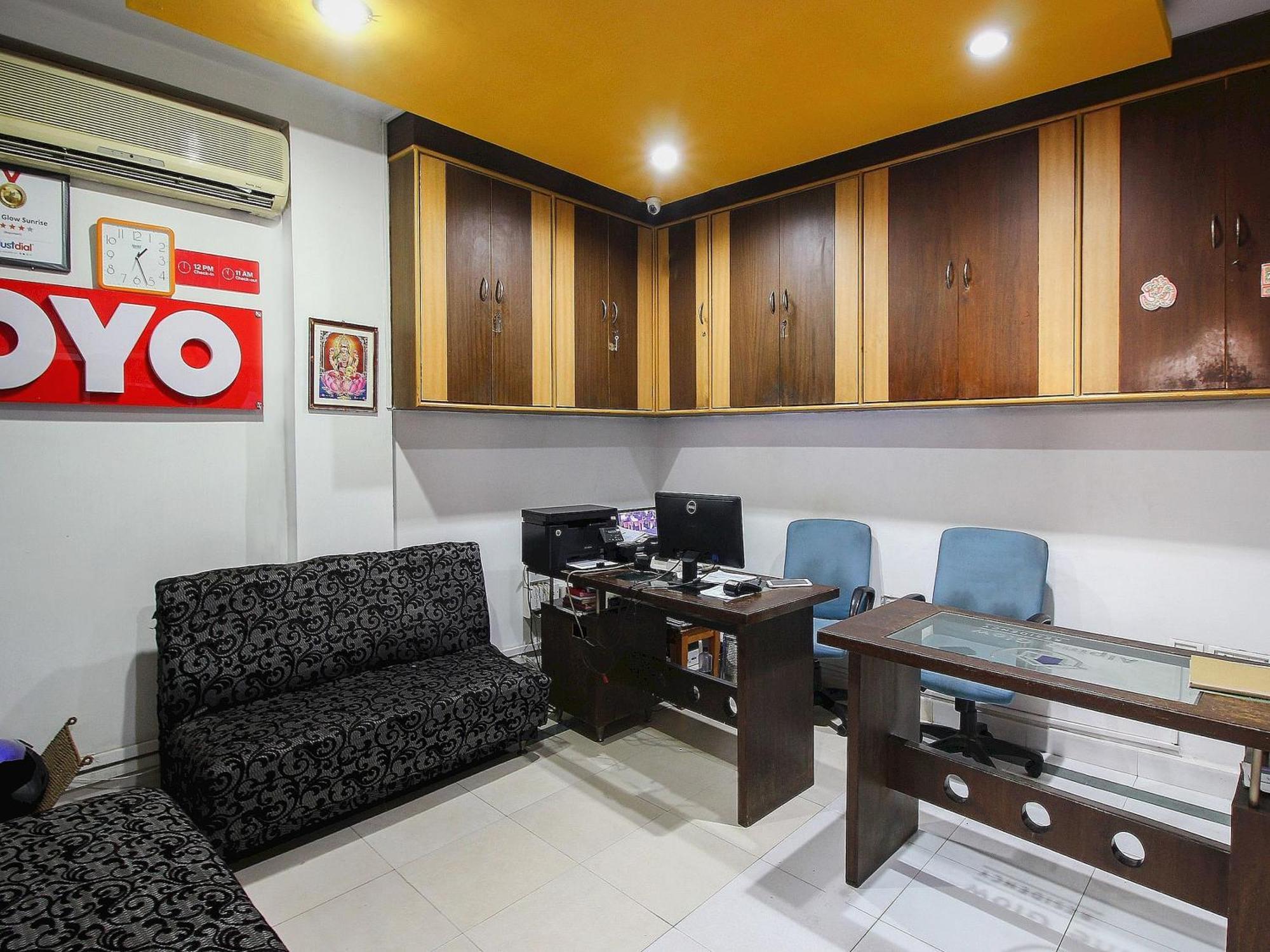 Super Collection O Begumpet Formerly Alpine Glow Sunrise Haiderabad Buitenkant foto