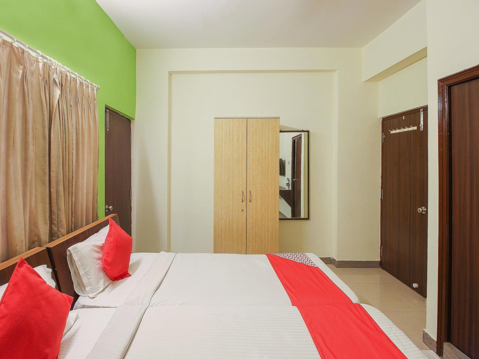 Super Collection O Begumpet Formerly Alpine Glow Sunrise Haiderabad Buitenkant foto